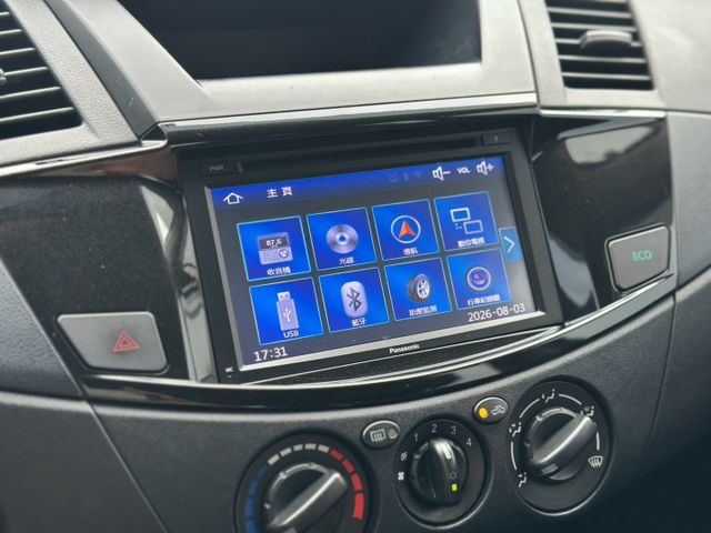 一手車 非載貨用 後出風口 側踏板 內裝保持很好 賞車另有優惠價  第14張相片