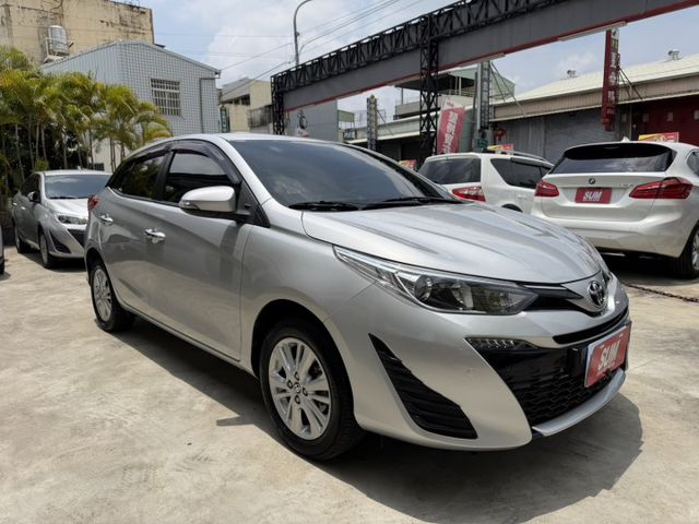 一手車認證車 旗艦版 Ikey摸門 恆溫 抬顯 導航 CarPlay 保證只跑4.5萬 可全貸 保固2年  第3張相片