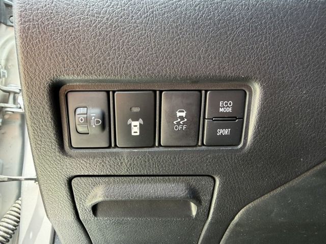 一手車認證車 旗艦版 Ikey摸門 恆溫 抬顯 導航 CarPlay 保證只跑4.5萬 可全貸 保固2年  第17張相片