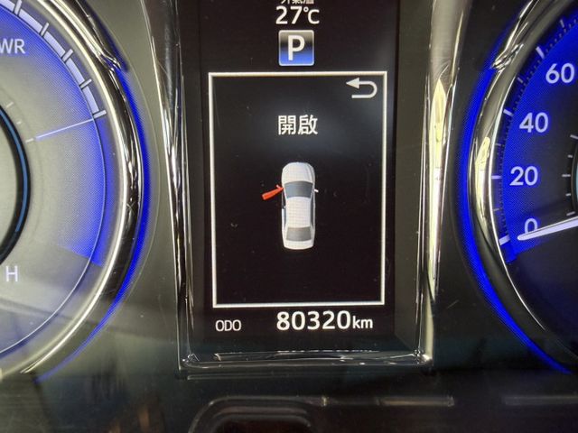 油電 一手車 原鈑件 里程保證8萬公里 IKEY摸門 天窗 無線CarPlay 電動椅 抬頭顯示 可全貸  第13張相片