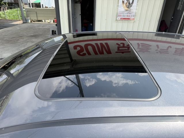 油電 一手車 原鈑件 里程保證8萬公里 IKEY摸門 天窗 無線CarPlay 電動椅 抬頭顯示 可全貸  第15張相片