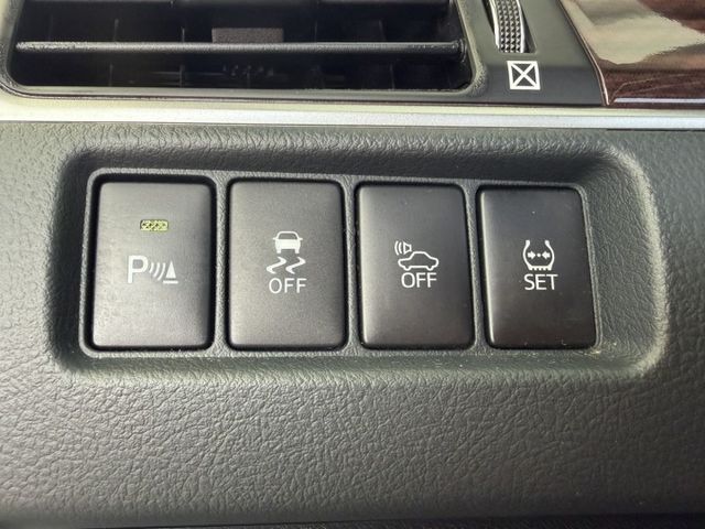 油電 一手車 原鈑件 里程保證8萬公里 IKEY摸門 天窗 無線CarPlay 電動椅 抬頭顯示 可全貸  第18張相片