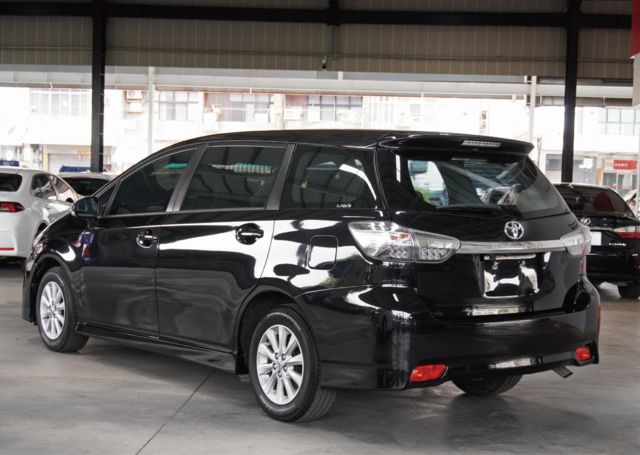 TOYOTA豐田 WISH  第3張相片