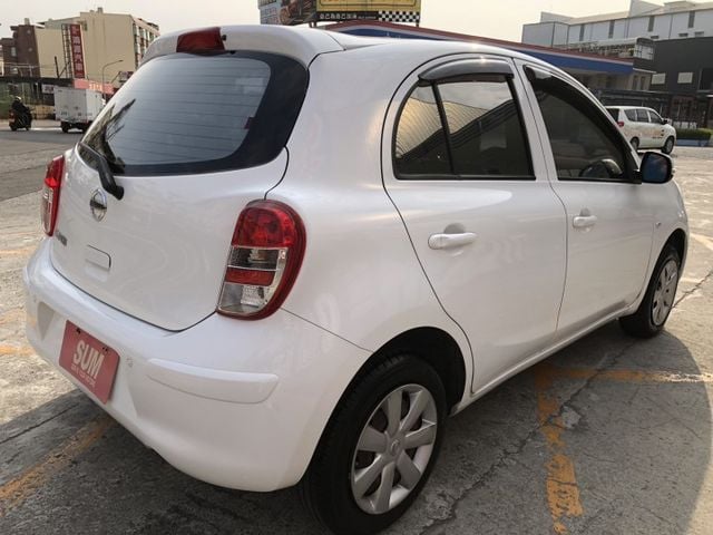 一手車 只跑13萬多 里程保證 低里程  省油 妥善率好 保養維修零件便宜 遮風擋雨 代步首選小車  認證車 可保固  第4張相片