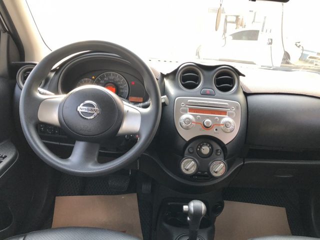一手車 只跑13萬多 里程保證 低里程  省油 妥善率好 保養維修零件便宜 遮風擋雨 代步首選小車  認證車 可保固  第7張相片