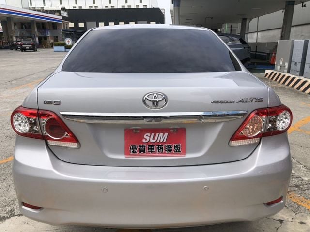 耐用 好維修 省油 原鈑件 碼錶原車主更換過 實際里程約26萬多 認證車 可貸款 優質代步中型轎車款  第5張相片