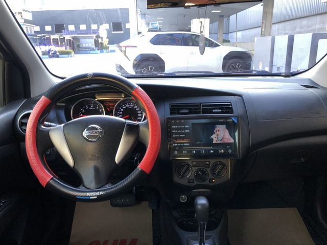 鈑件原 里程保證 影音系統 皮椅 車頂行李架 胎壓偵測器 小車大空間 妥善率好 認證車 有保固 可貸款  第7張相片