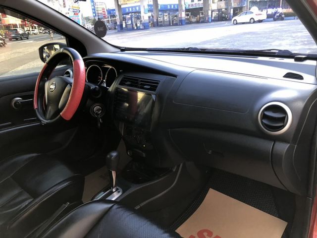 鈑件原 里程保證 影音系統 皮椅 車頂行李架 胎壓偵測器 小車大空間 妥善率好 認證車 有保固 可貸款  第9張相片