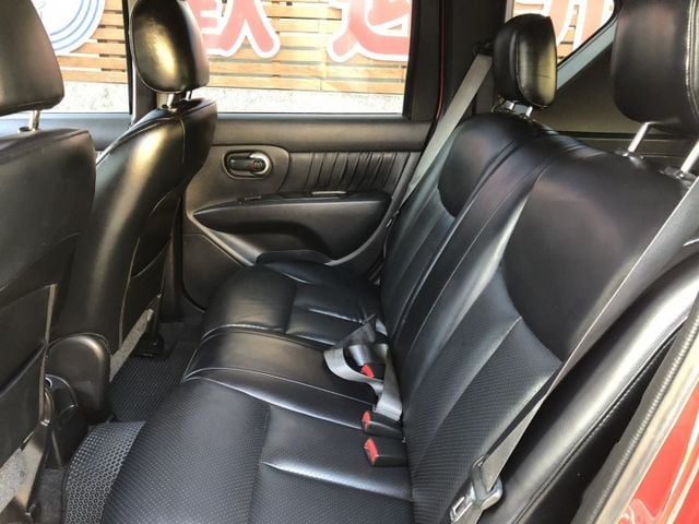 鈑件原 里程保證 影音系統 皮椅 車頂行李架 胎壓偵測器 小車大空間 妥善率好 認證車 有保固 可貸款  第15張相片