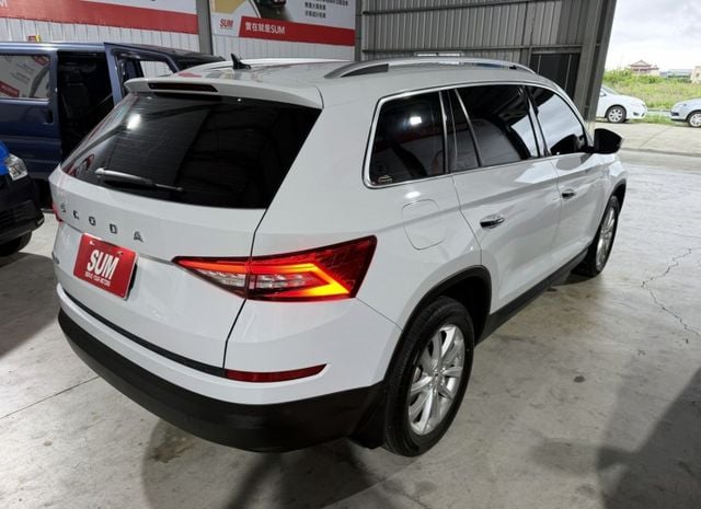 2021 Skoda Kodiaq TSI豪華菁英版 七人座 1.5 環景影像 ikey 盲點偵測 三區恆溫 ACC  第4張相片