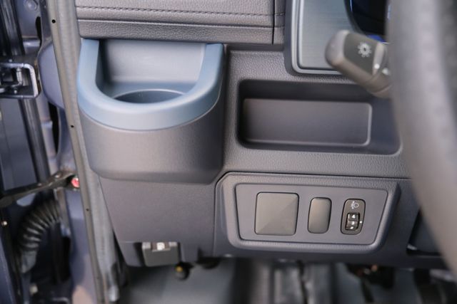 2025 中華 J SPACE 手排 4WD 1.5 倒車顯影 藍芽 Carplay 四輪傳動 里程保證一千多公里  第12張相片