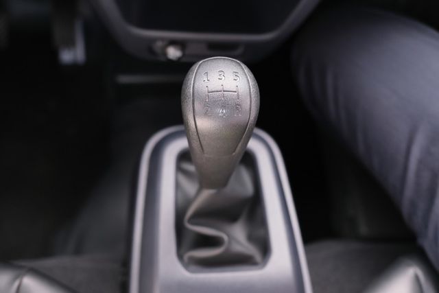 2025 中華 J SPACE 手排 4WD 1.5 倒車顯影 藍芽 Carplay 四輪傳動 里程保證一千多公里  第17張相片