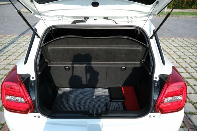 2023 Suzuki Swift GLX油電 1.2 倒車顯影 ACC 換檔撥片 ikey 盲點偵測 里程保證2.6萬  第8張相片