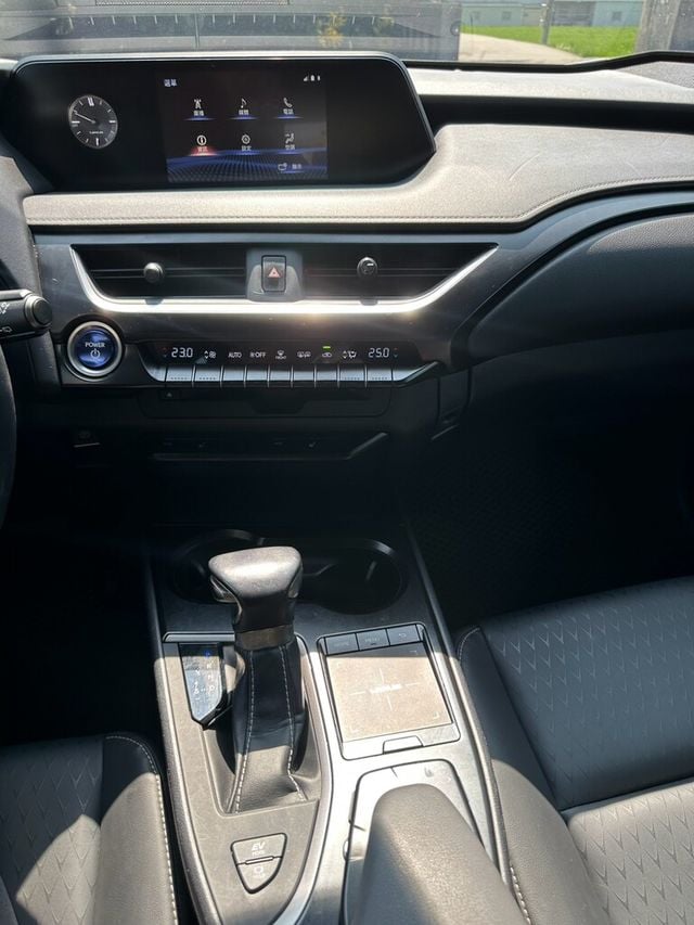 LEXUS凌志 UX250H  第8張相片