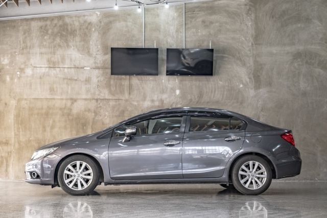 Civic VTi-S 9代｜倒車影像/車側影像｜換檔撥片｜天窗｜導航  第9張相片