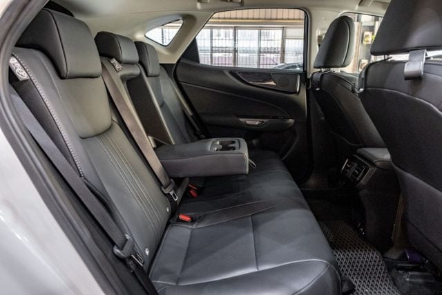 NX200 豪華版｜ACC/AEB/車道偏移等輔助駕駛｜原廠保固2027.8  第6張相片