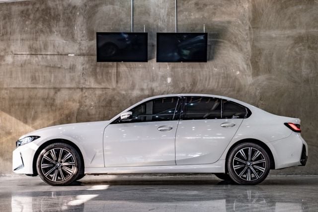 318i 改M-Sport外觀套件｜LED水箱護罩｜全車犀牛皮｜原廠保固至2027.08  第11張相片