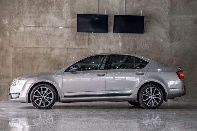 Octavia 1.4TSI｜安卓機/倒車影像/導航/電子後視鏡  第9張相片