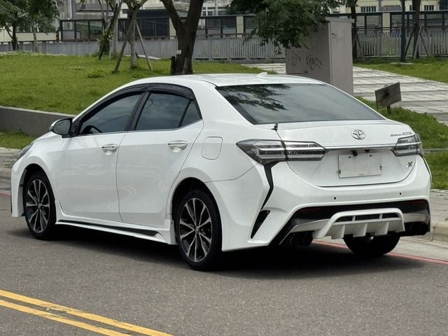 TOYOTA豐田 ALTIS  第3張相片