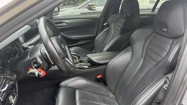BMW寶馬 M5 SEDAN  第10張相片