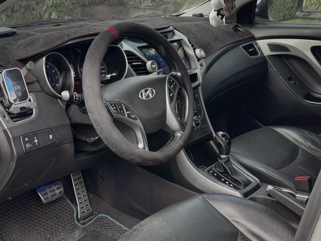 Hyundai Elantra  第2張相片