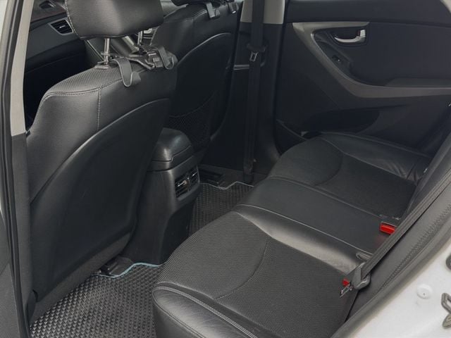 Hyundai Elantra  第3張相片