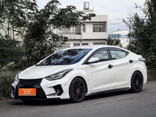 Hyundai Elantra  第4張相片