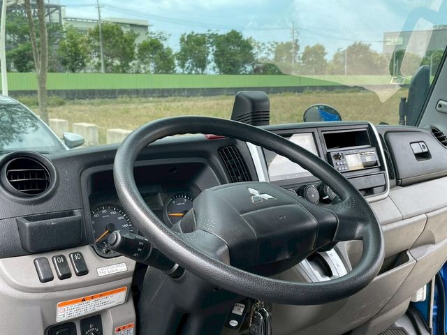 MITSUBISHI三菱 CANTER  第4張相片