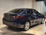 2017 Mazda 3 Sedan 尊榮安全版，魂動藍外觀迷人。配備頂級HUD抬頭顯示器、Keyless免鑰匙、真皮座  第2張縮圖
