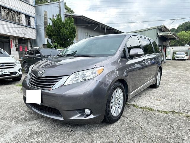 TOYOTA豐田 SIENNA  第1張相片