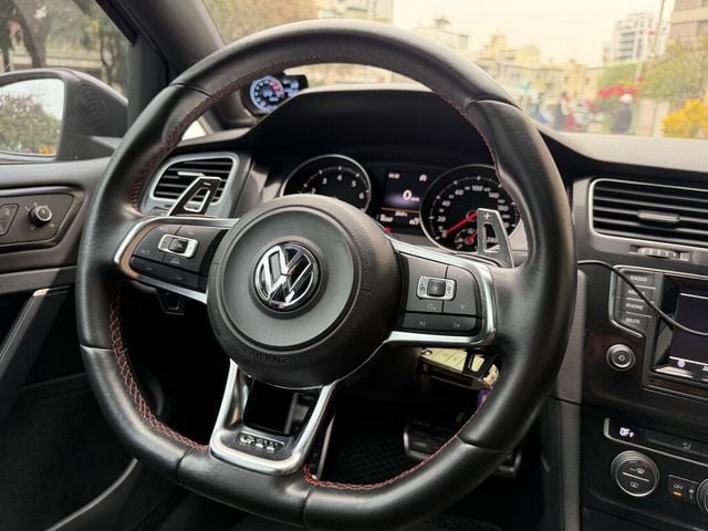 VOLKSWAGEN福斯 GOLF GTI  第8張相片