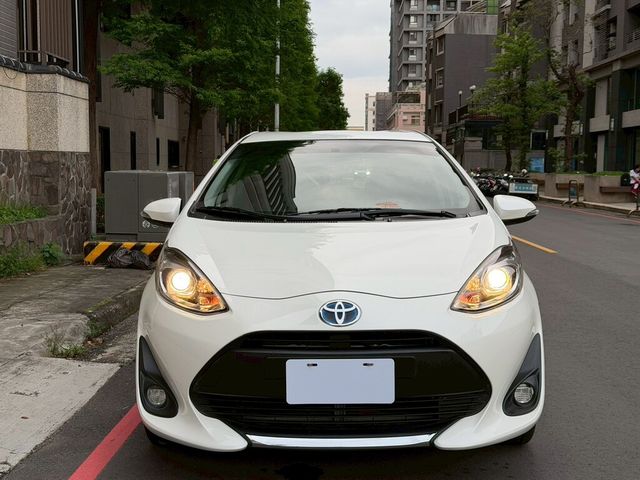 TOYOTA豐田 PRIUS C  第3張相片