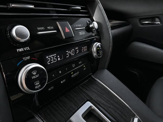 LEXUS凌志 LM300H  第8張相片