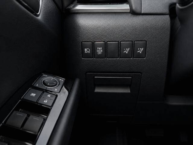 LEXUS凌志 LM300H  第12張相片