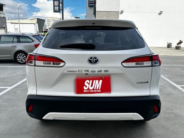 2024年 Toyota Corolla Cross 油電豪華版 免鑰匙 摸門解鎖 ACC跟車 車道偏離 倒車顯影  第5張相片