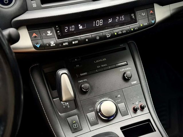 LEXUS凌志 CT200H  第10張相片