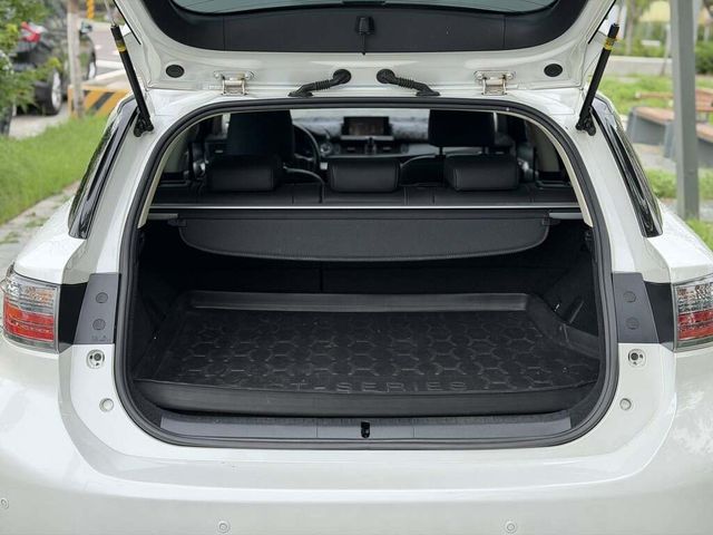 LEXUS凌志 CT200H  第15張相片