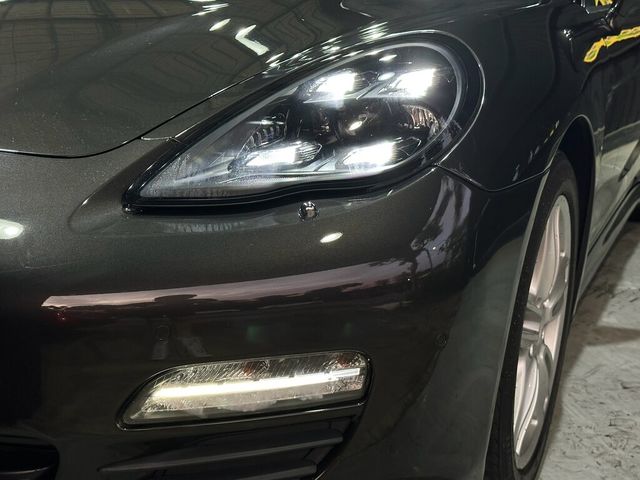 PORSCHE保時捷 PANAMERA  第8張相片