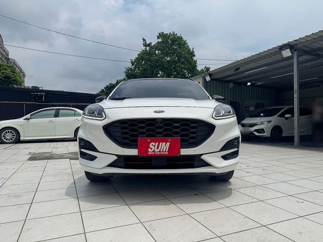Kuga EcoBoost 250 AWD ST-Line X滿配,全景天窗/腳踢電動尾門/ACC跟車/盲點/車偏/環景  第2張相片