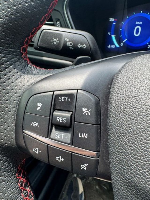 Kuga EcoBoost 250 AWD ST-Line X滿配,全景天窗/腳踢電動尾門/ACC跟車/盲點/車偏/環景  第14張相片