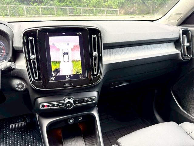 VOLVO富豪 XC40  第9張相片