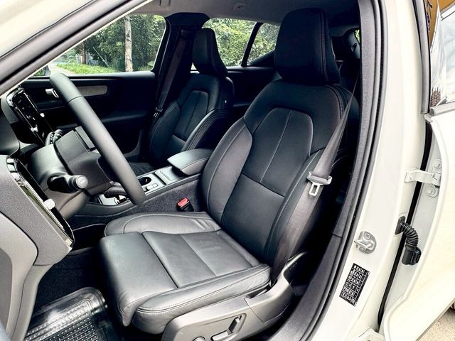 VOLVO富豪 XC40  第15張相片