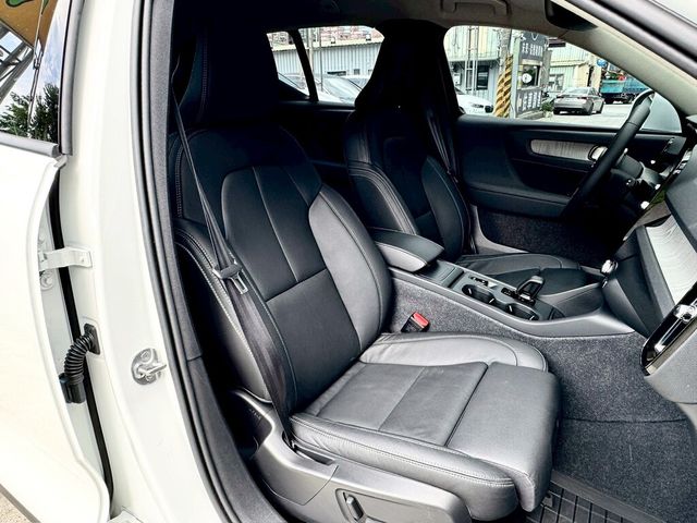 VOLVO富豪 XC40  第16張相片