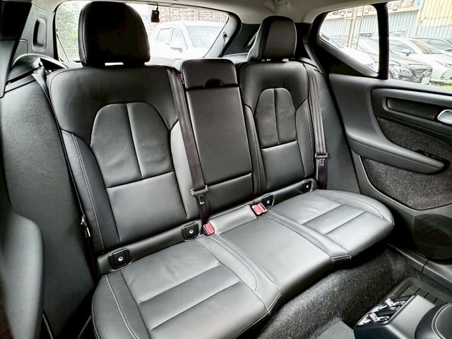 VOLVO富豪 XC40  第17張相片