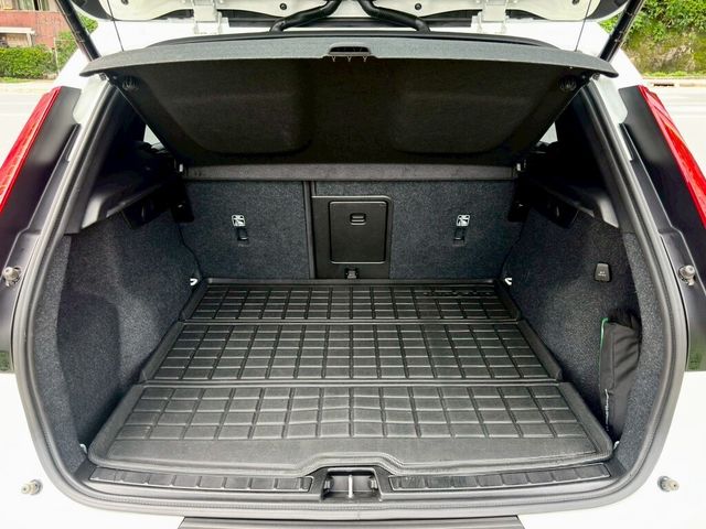 VOLVO富豪 XC40  第18張相片