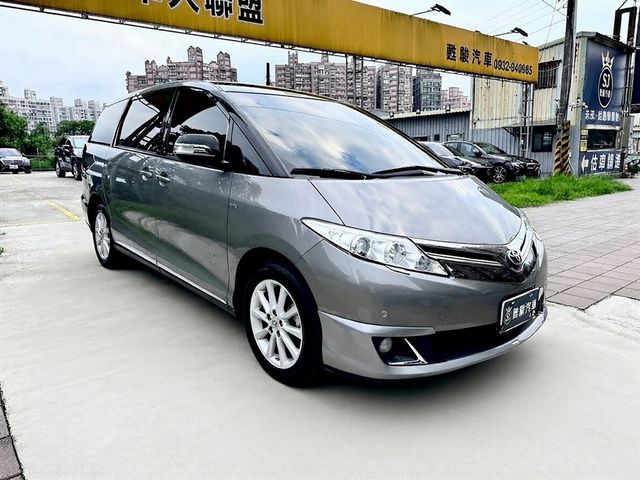 TOYOTA豐田 PREVIA  第2張相片