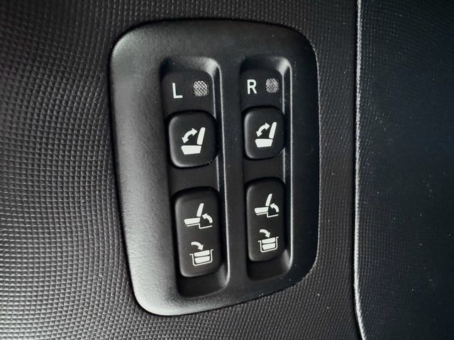 TOYOTA豐田 PREVIA  第19張相片