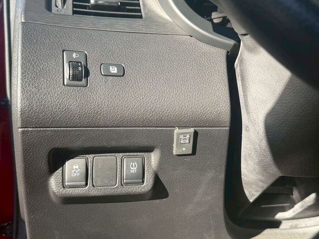 NISSAN日產 TIIDA  第6張相片