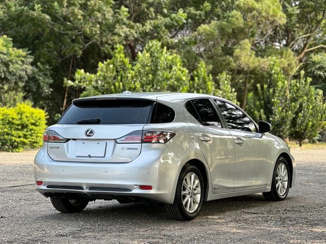 LEXUS凌志 CT200H  第2張相片