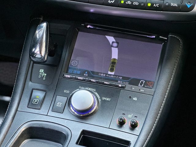 LEXUS凌志 CT200H  第10張相片